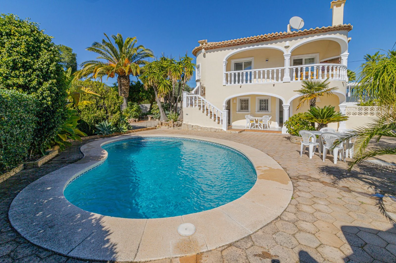 Mediterranean chalet with views of the Peñon d'Ifach and just a few minutes from the sea in Calpe, Costa Blanca.