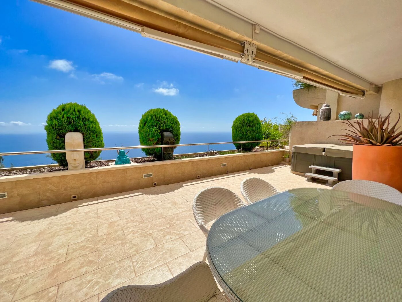 Geräumige 4-Schlafzimmer-Wohnung in Altea Hills