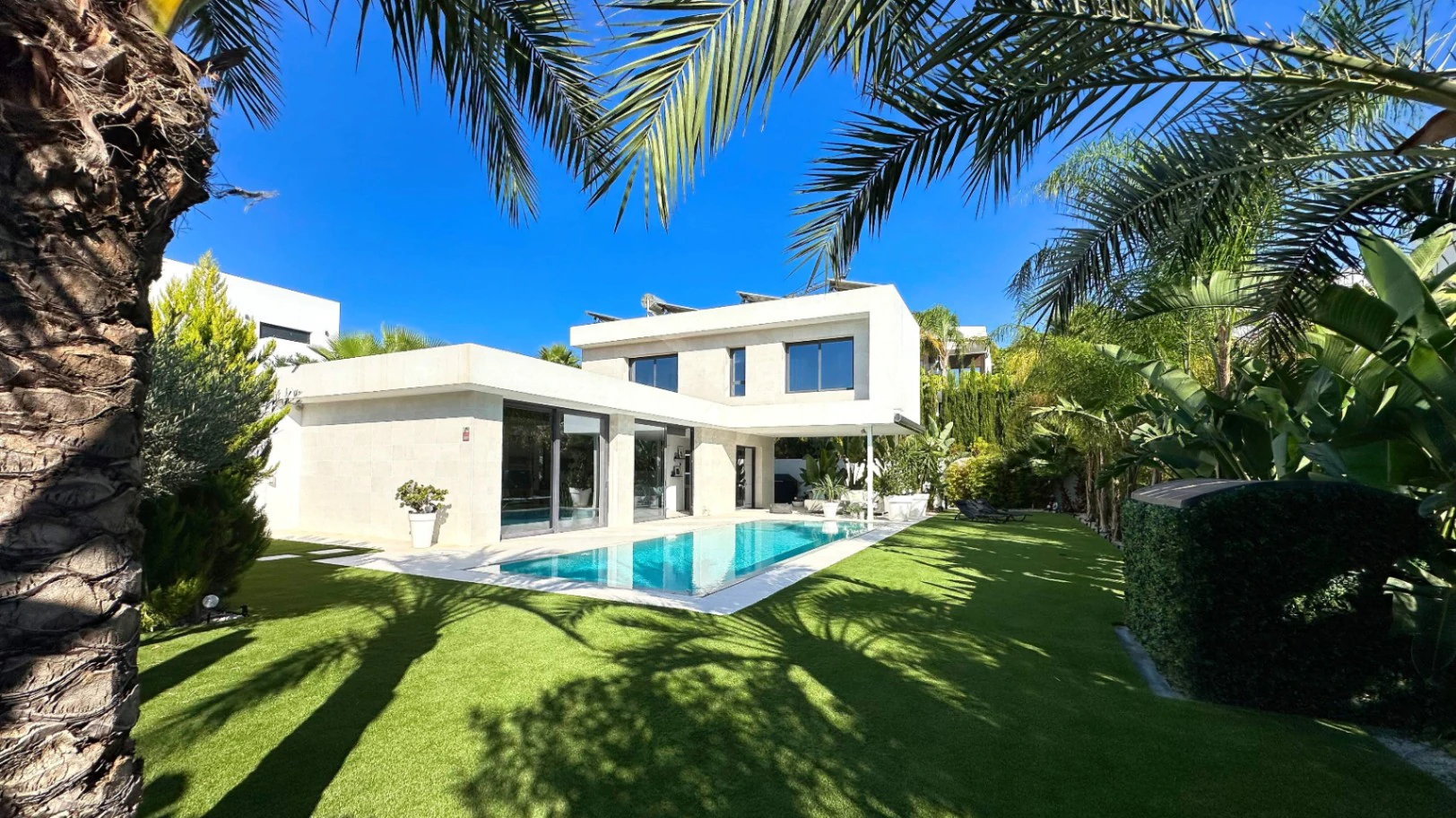 Elegant Modern Villa in Calpe near the center and the beach