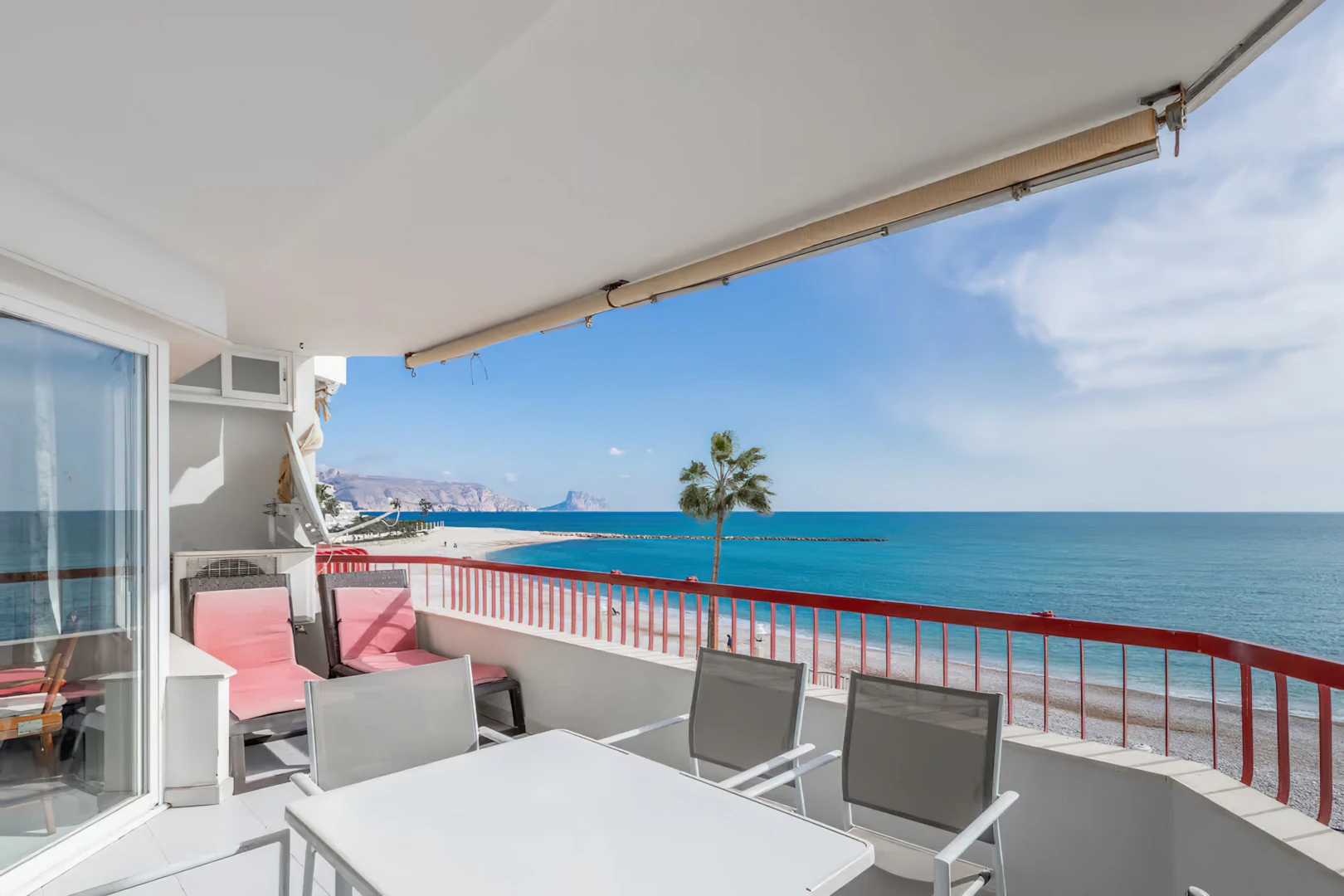 Appartement in eerste zee lijn te koop in Altea