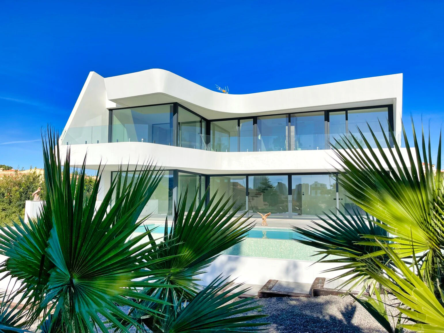 Modern, Fully Furnished Villa with Garden Near the Beach in Calpe