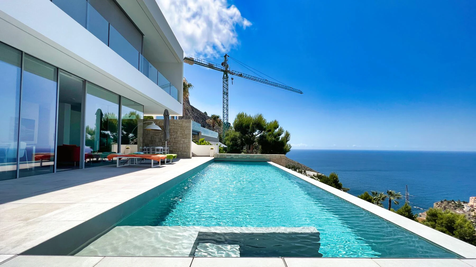 Modern luxury villa with breathtaking sea views in Altea plus a building plot next to the house