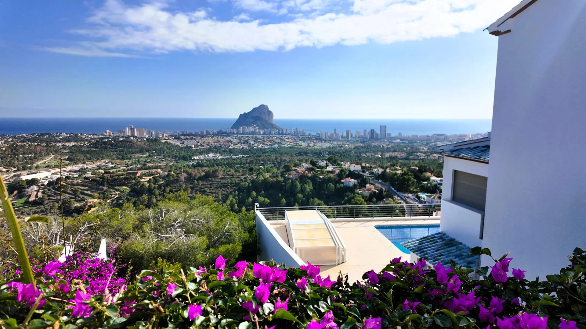 Luxe villa met panoramisch uitzicht op de zee en de Peñon d'Ifach in Calpe, Costa Blanca