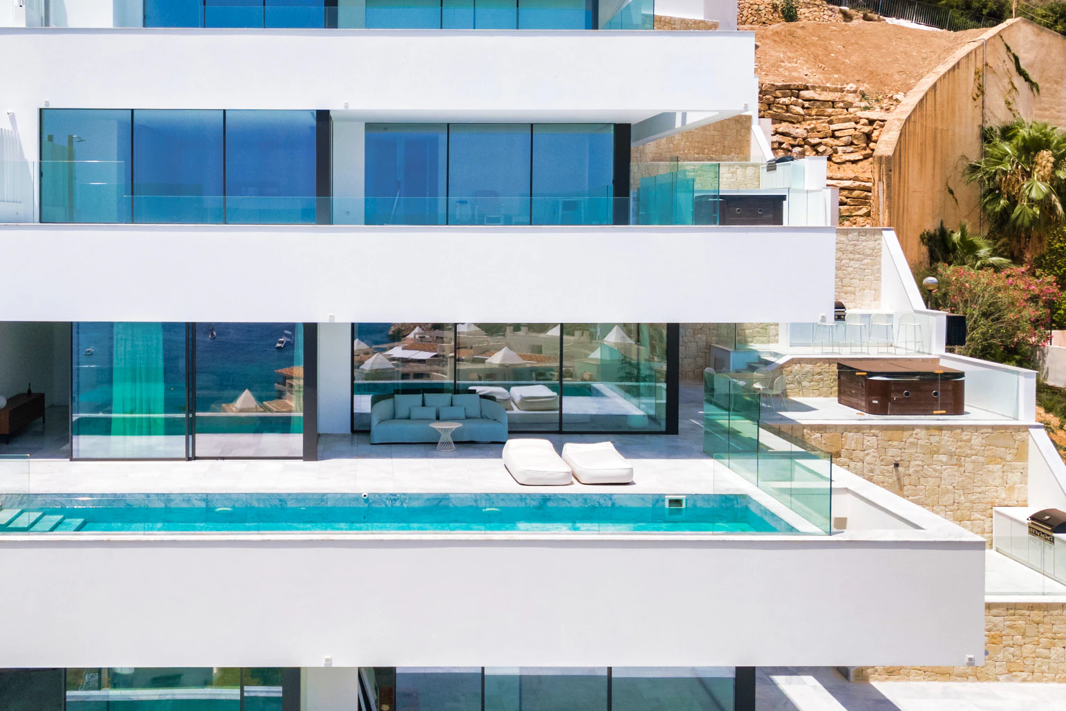 Exclusive apartment with stunning sea views in Altea