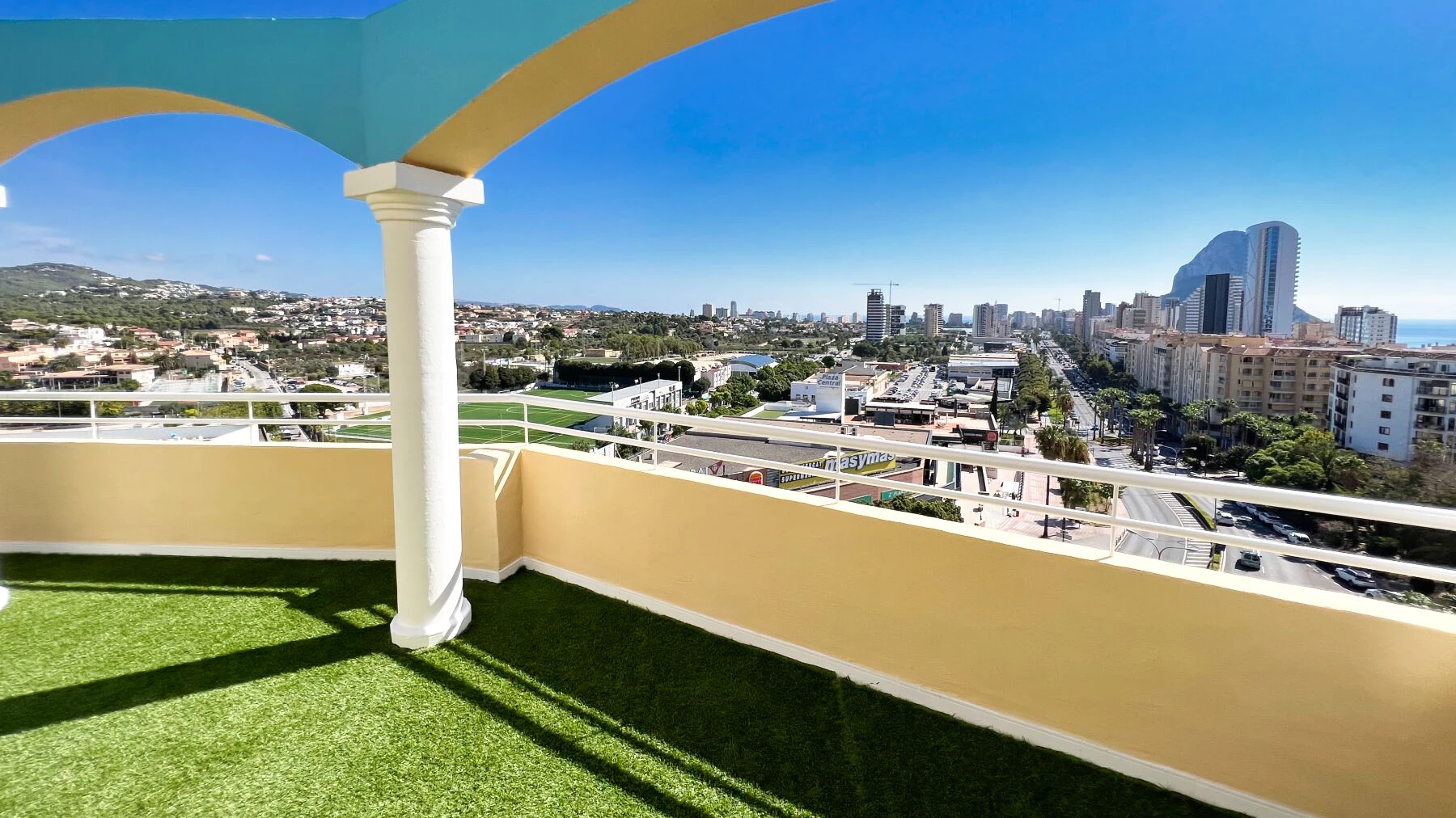 Cosy penthouse for sale with views to the Peñon de Ifach, Calpe