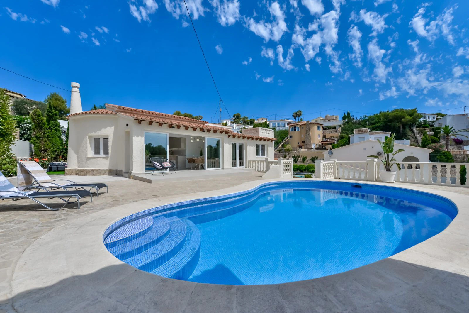 READY TO MOVE IN! LUXURY VILLA IN BENISSA.