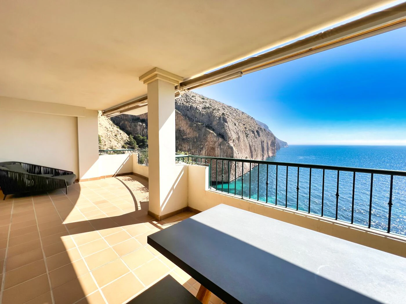 Appartement aan de voorzijde in Oasis Beach, Mascarat Altea