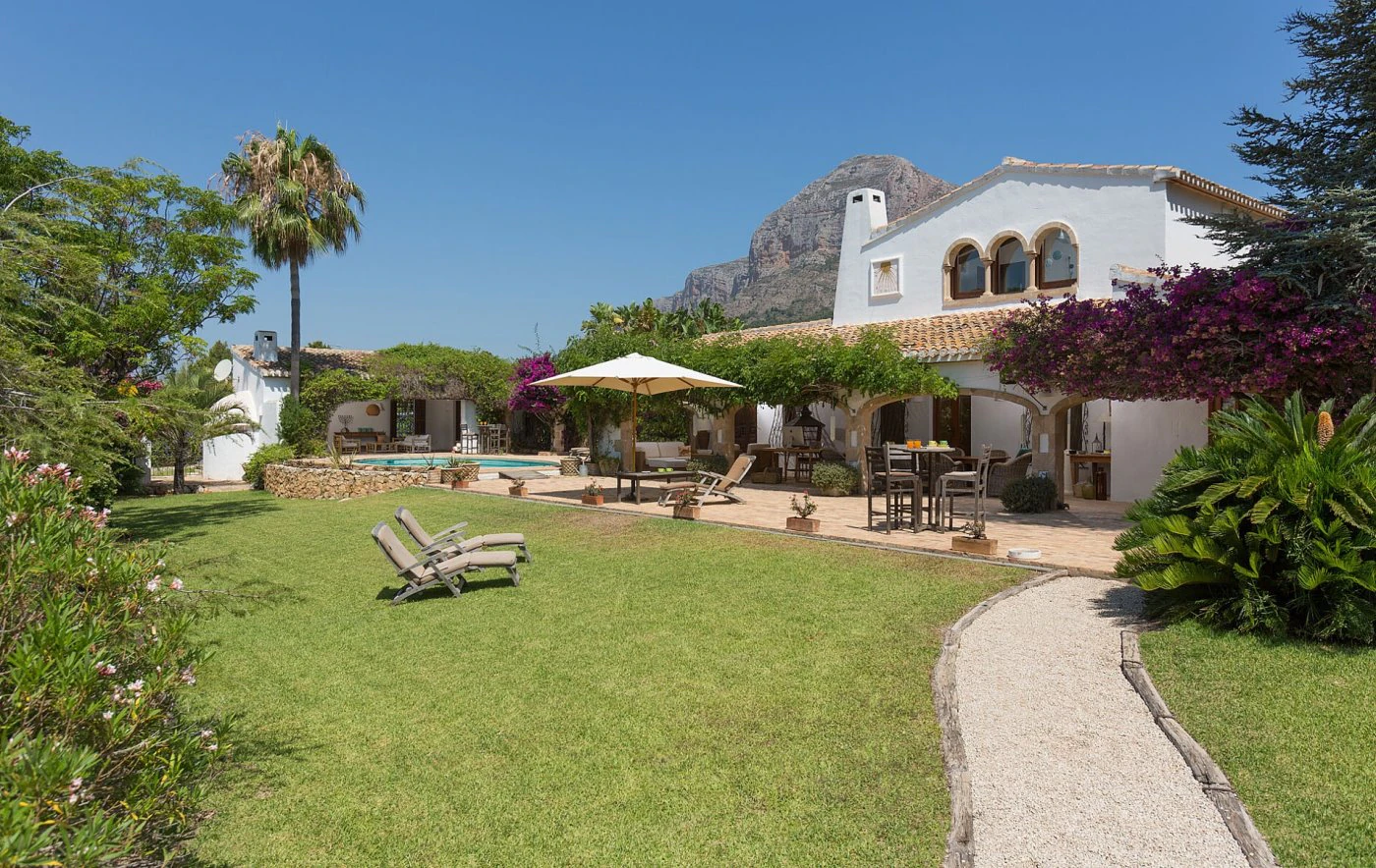 Landhuis te koop in Javea met mooie tuin