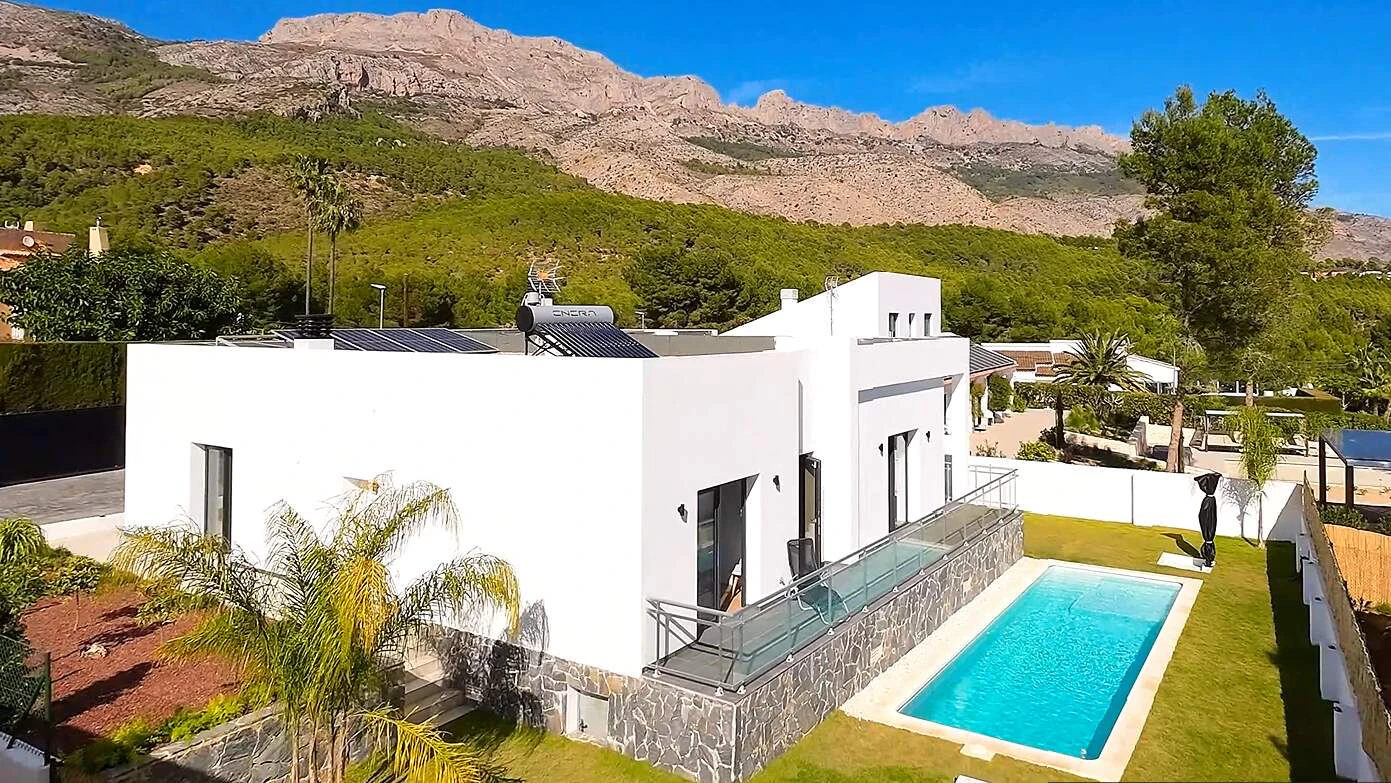 Contemporary villa in Santa Clara, Altea