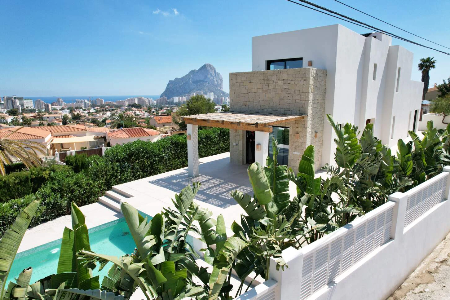 Villa met zeezicht en Peñon de Ifach te koop in Calpe
