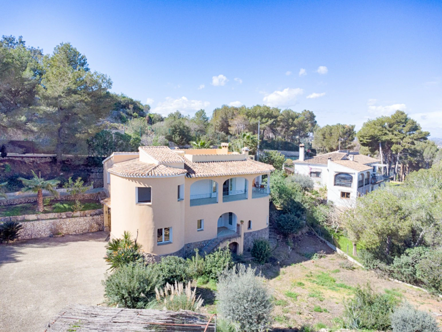 Villa met uitzicht op zee en privacy in Jávea – Costa Nova