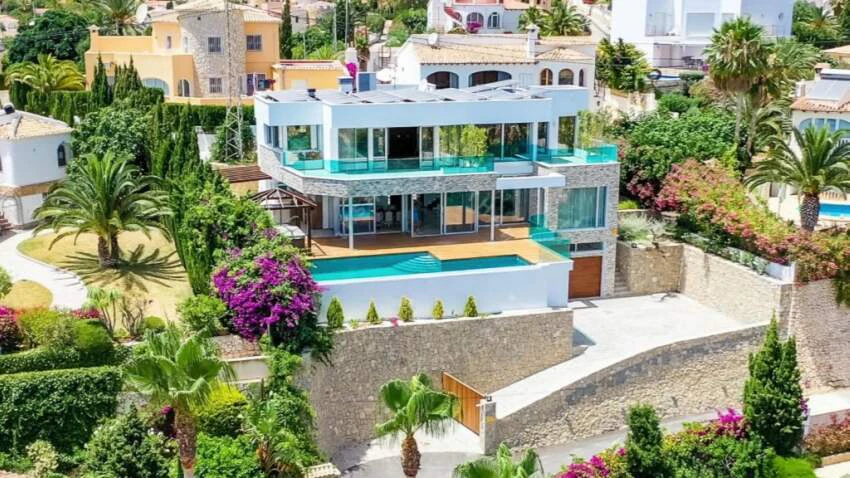 Modern key-ready luxury villa with infinity pool, spa and sea views in Calpe, Costa Blanca