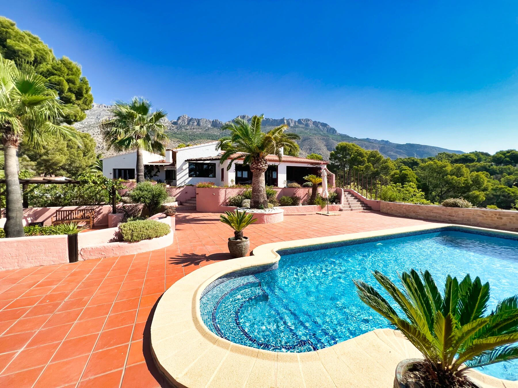 Villa met panoramisch uitzicht op zee en de bergen in Altea