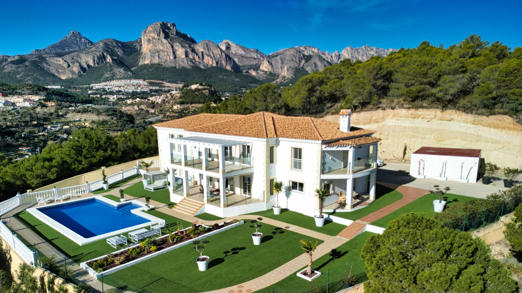 Luxe villa in La Nucia met spectaculair uitzicht op zee