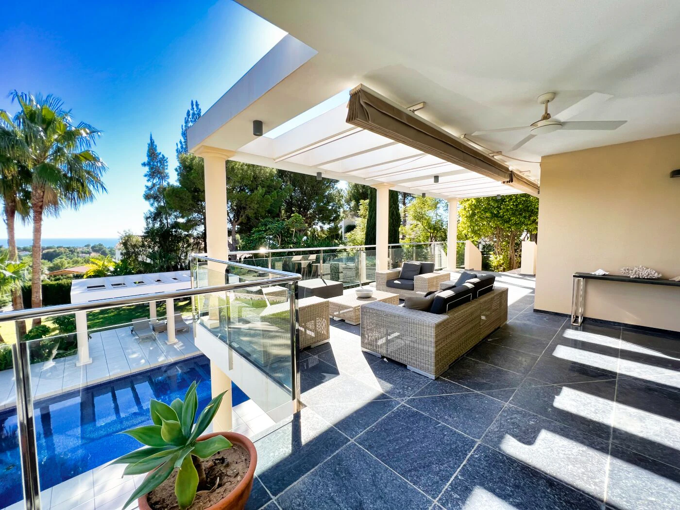 Luxe herenhuis te koop in Altea La Vella met paradijselijke tuin