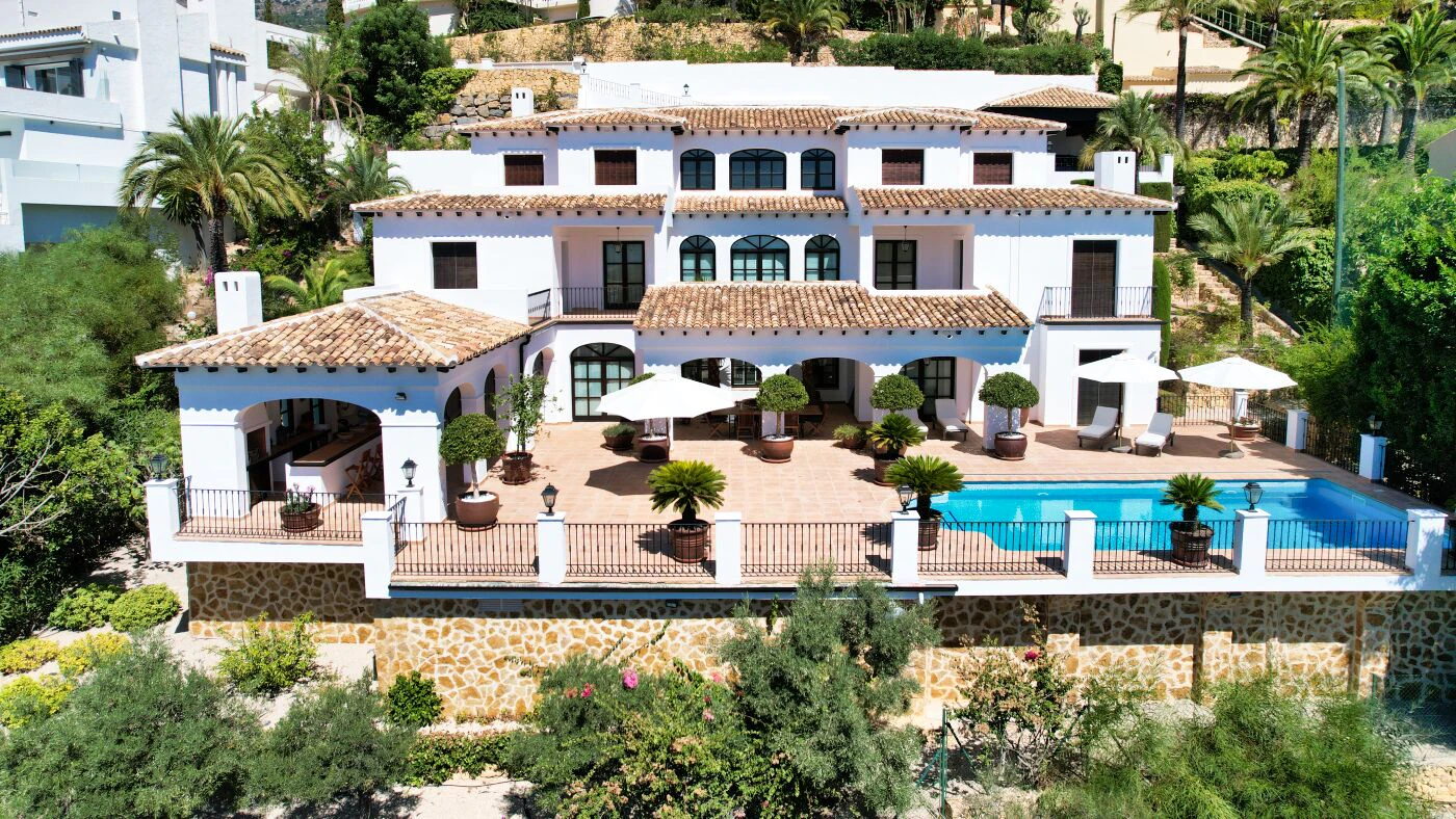 Mooie mediterrane villa met uitzicht op zee te koop in Altea