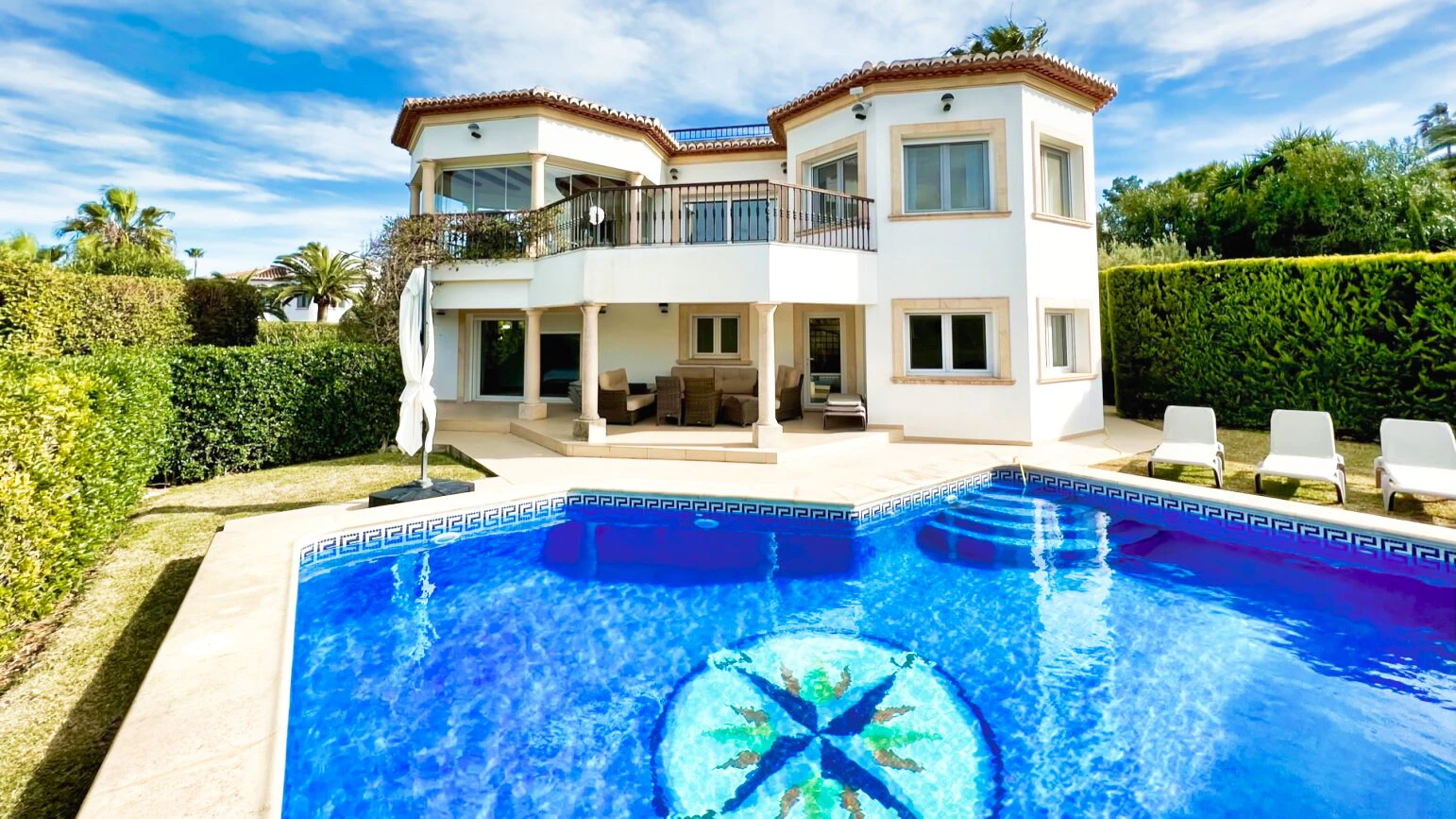 Prachtige villa te koop vlakbij het strand Arenal, Javea