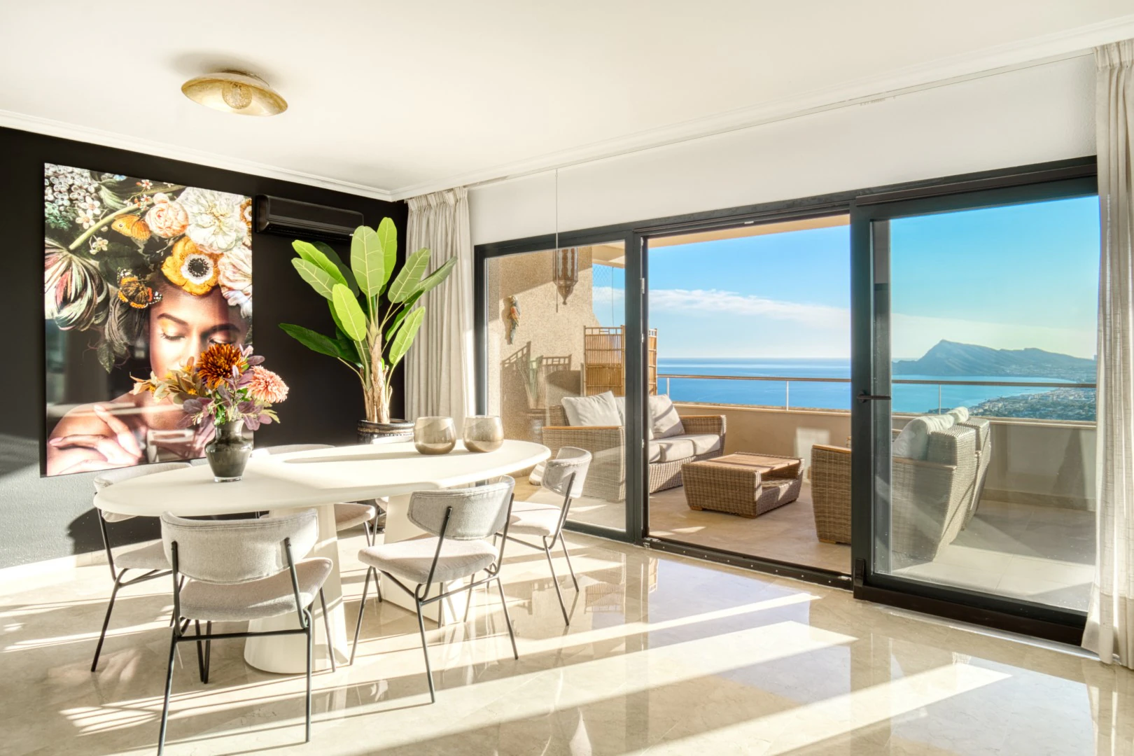 Penthouse met 260m2 terras en uitzicht op zee in Altea