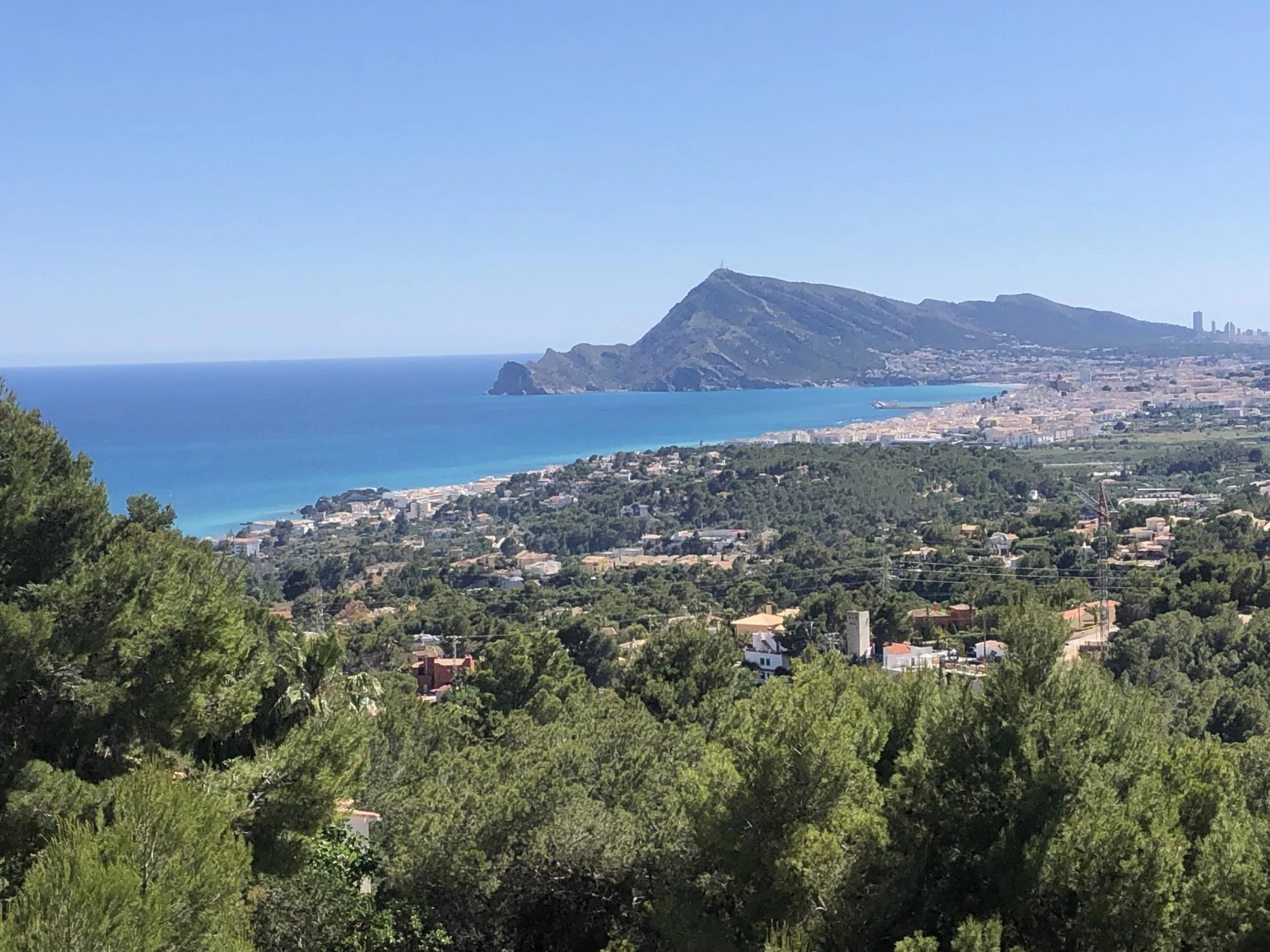 Bouwgrond van 1.415m2 met uitzicht op zee in Altea