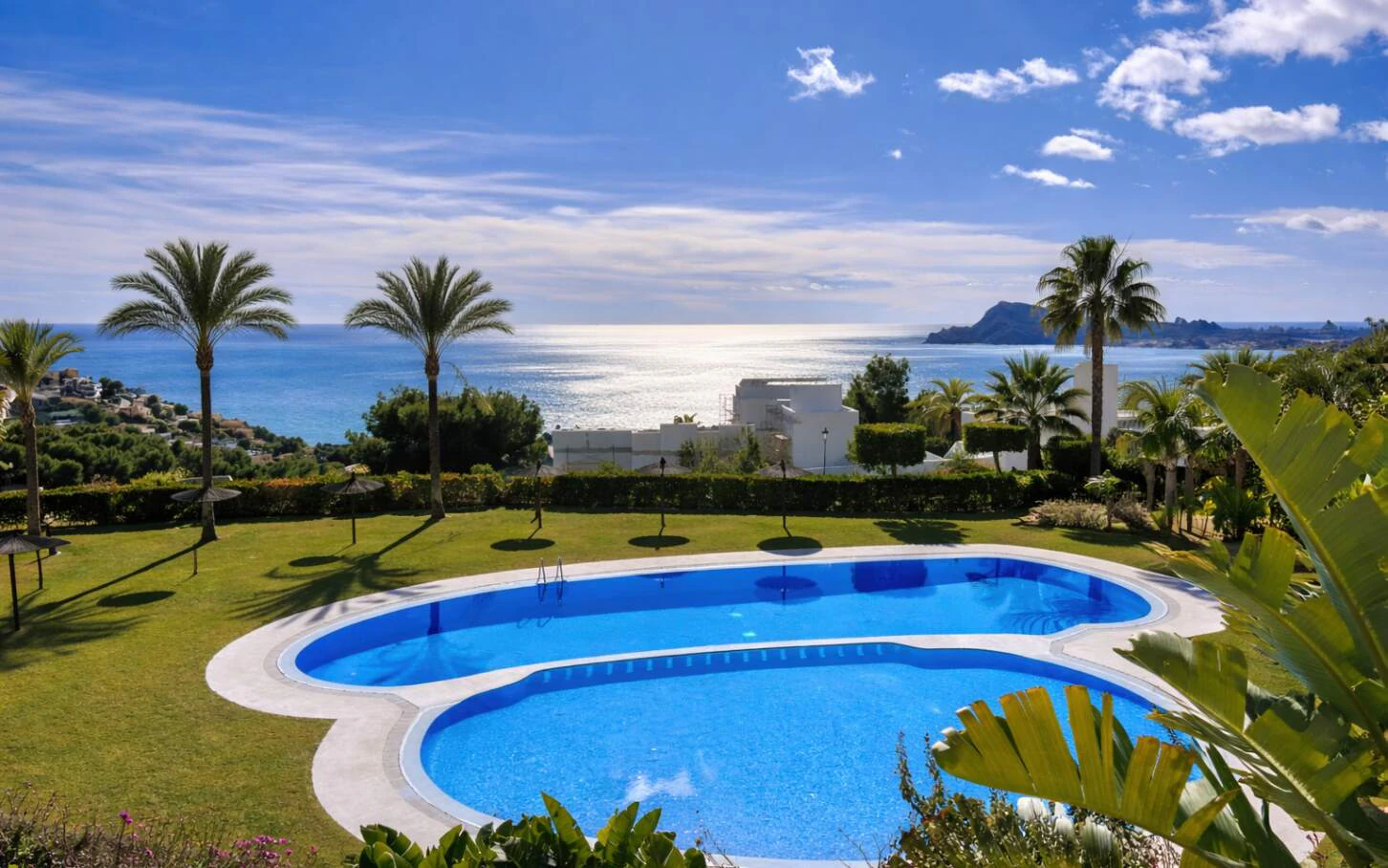 Prachtig luxe appartement in goede staat met zeezicht en privé jacuzzi in een gated community, Altea Hills.