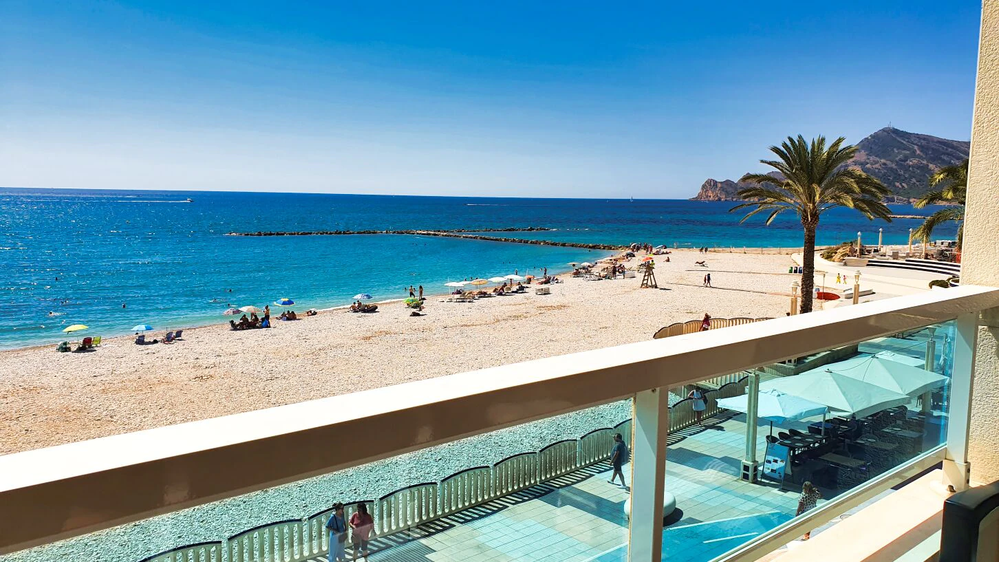 Eerstelijns appartement met onovertroffen uitzicht op zee in Altea