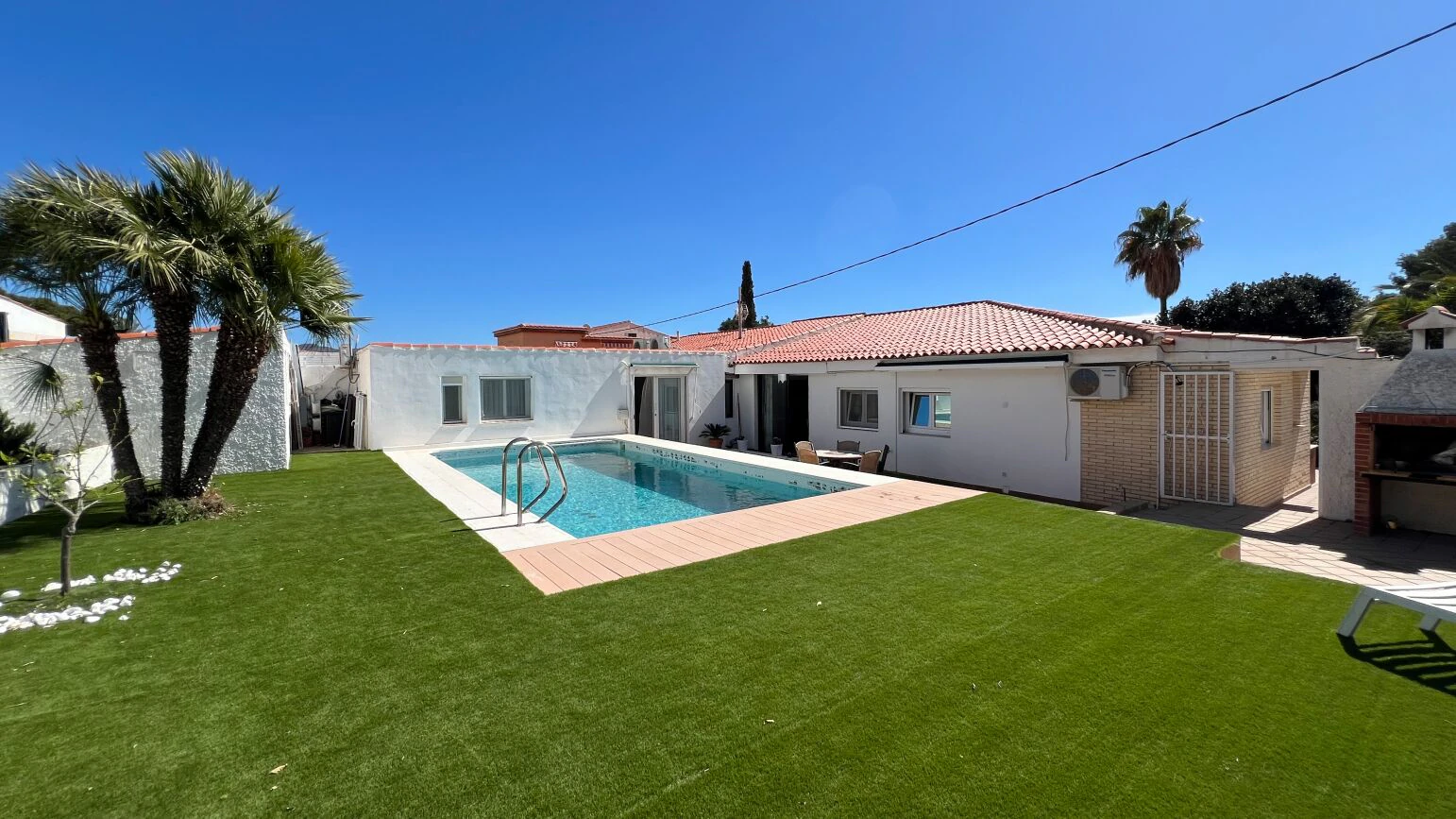 Gerenoveerde villa met zwembad en gastenverblijf bij Benidorm