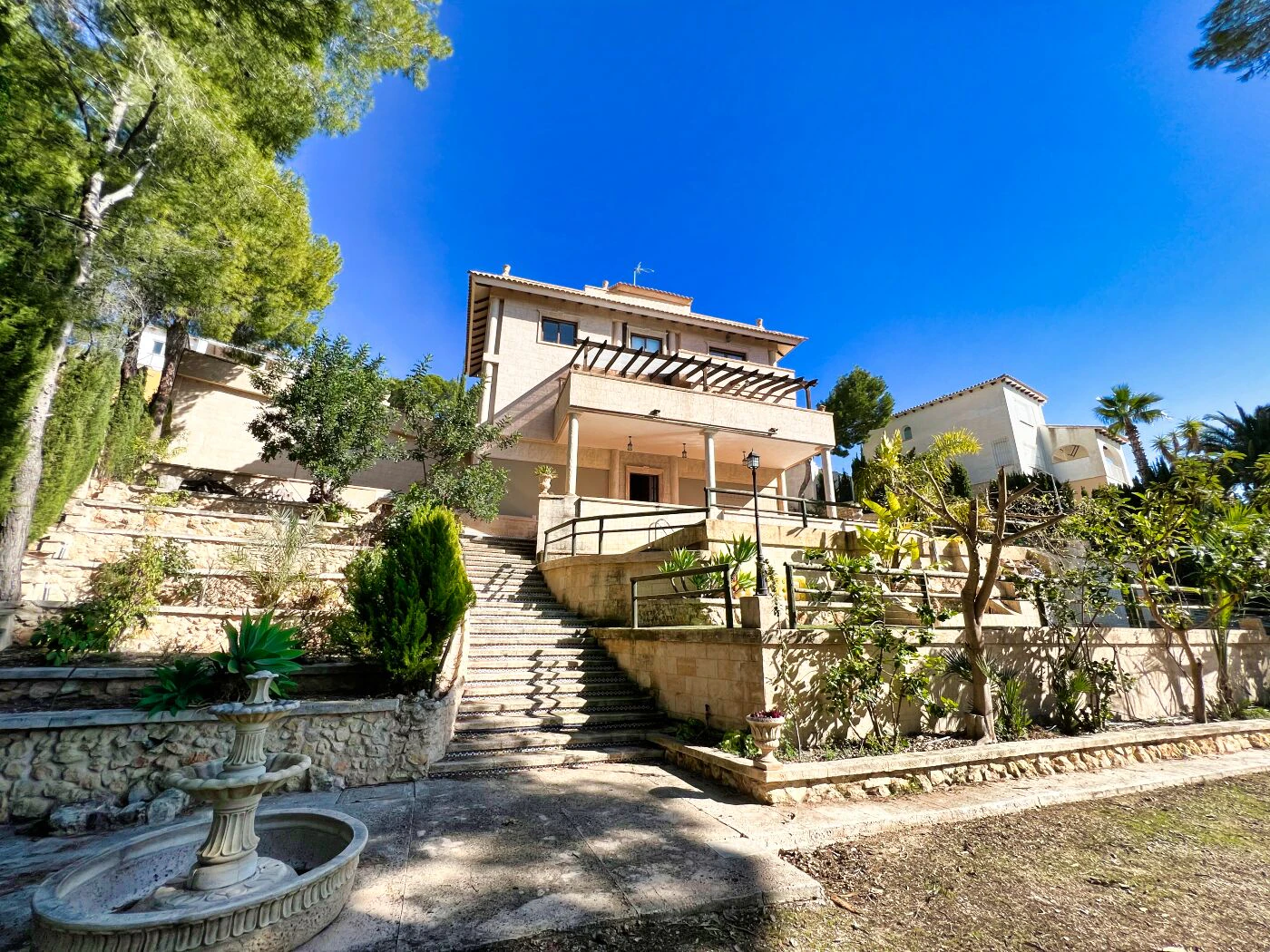 Unique stone house with 2 pools and seaview