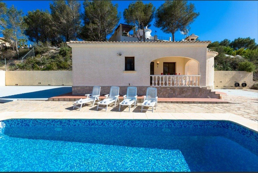 VILLA WITH AN OPEN VIEW IN CALPE.