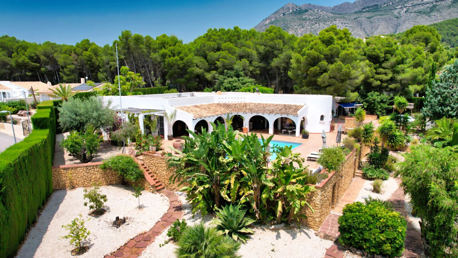 Gelijkvloerse Ibiziaanse villa in Altea La Vella