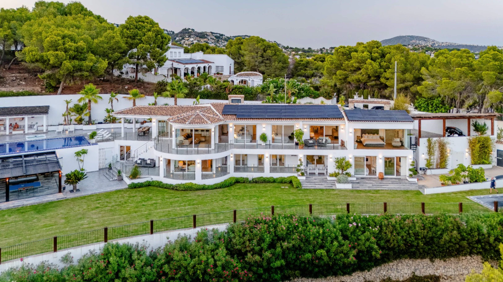 Exclusieve volledig gerenoveerde luxe villa met zeezicht in Benissa, Costa Blanca