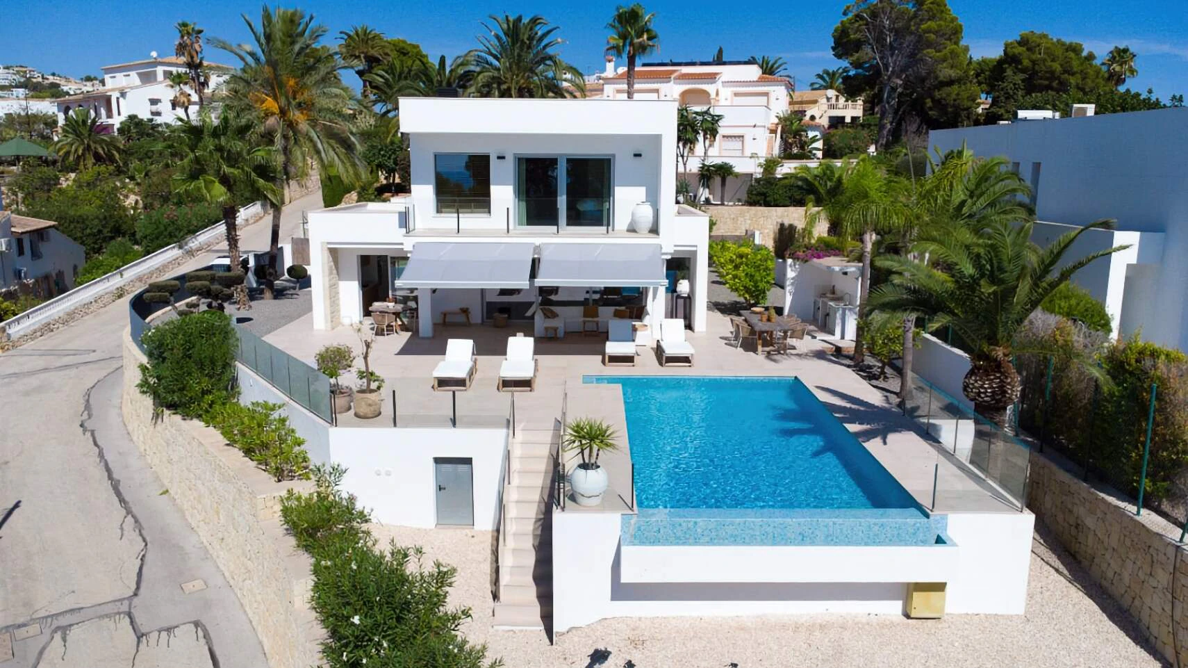 Elegant Villa for Sale in Moraira with Infinity Pool and Panoramic Views