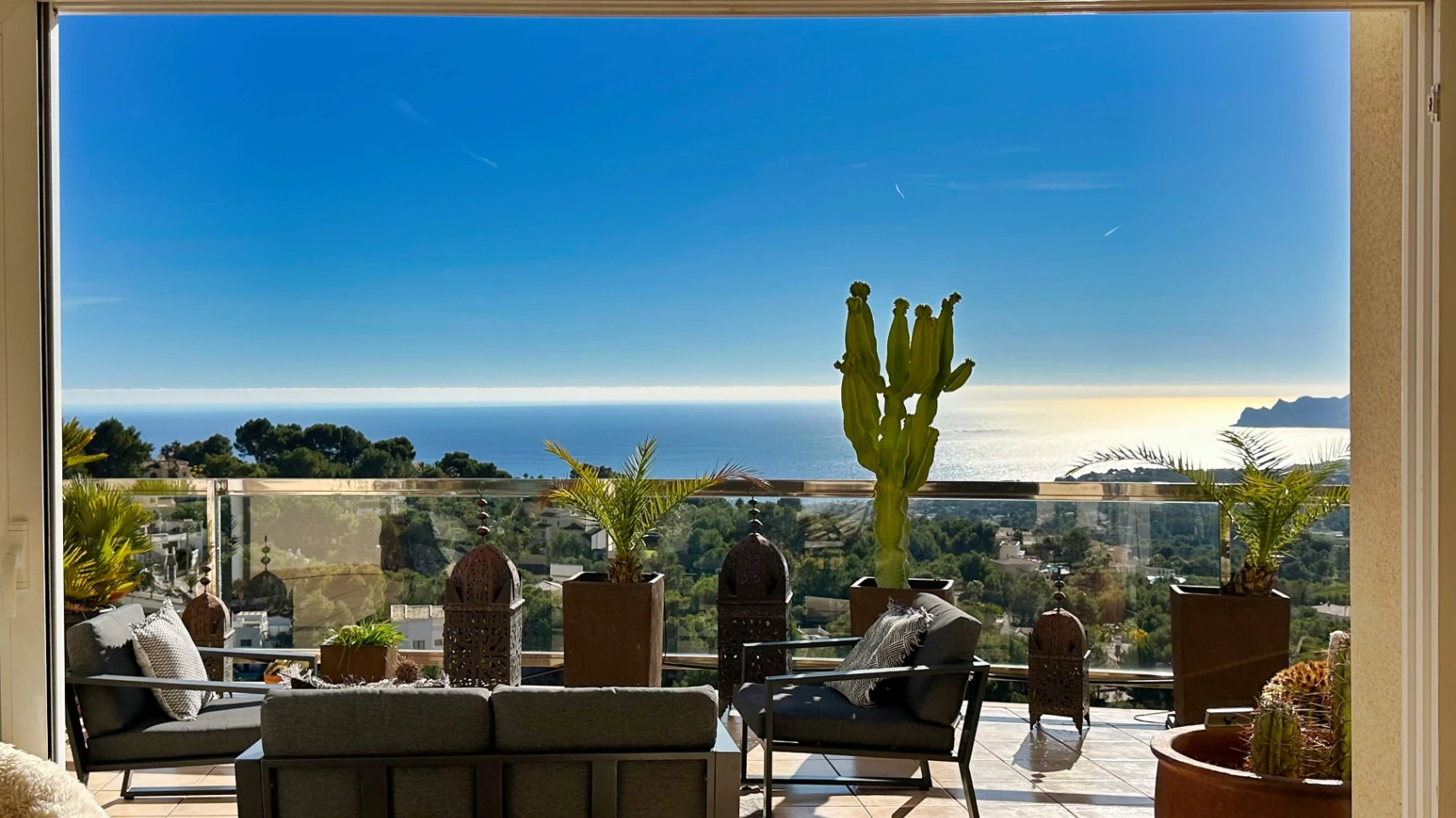 Exclusief penthouse met uitzicht op zee en groot solarium in Altea la Vella