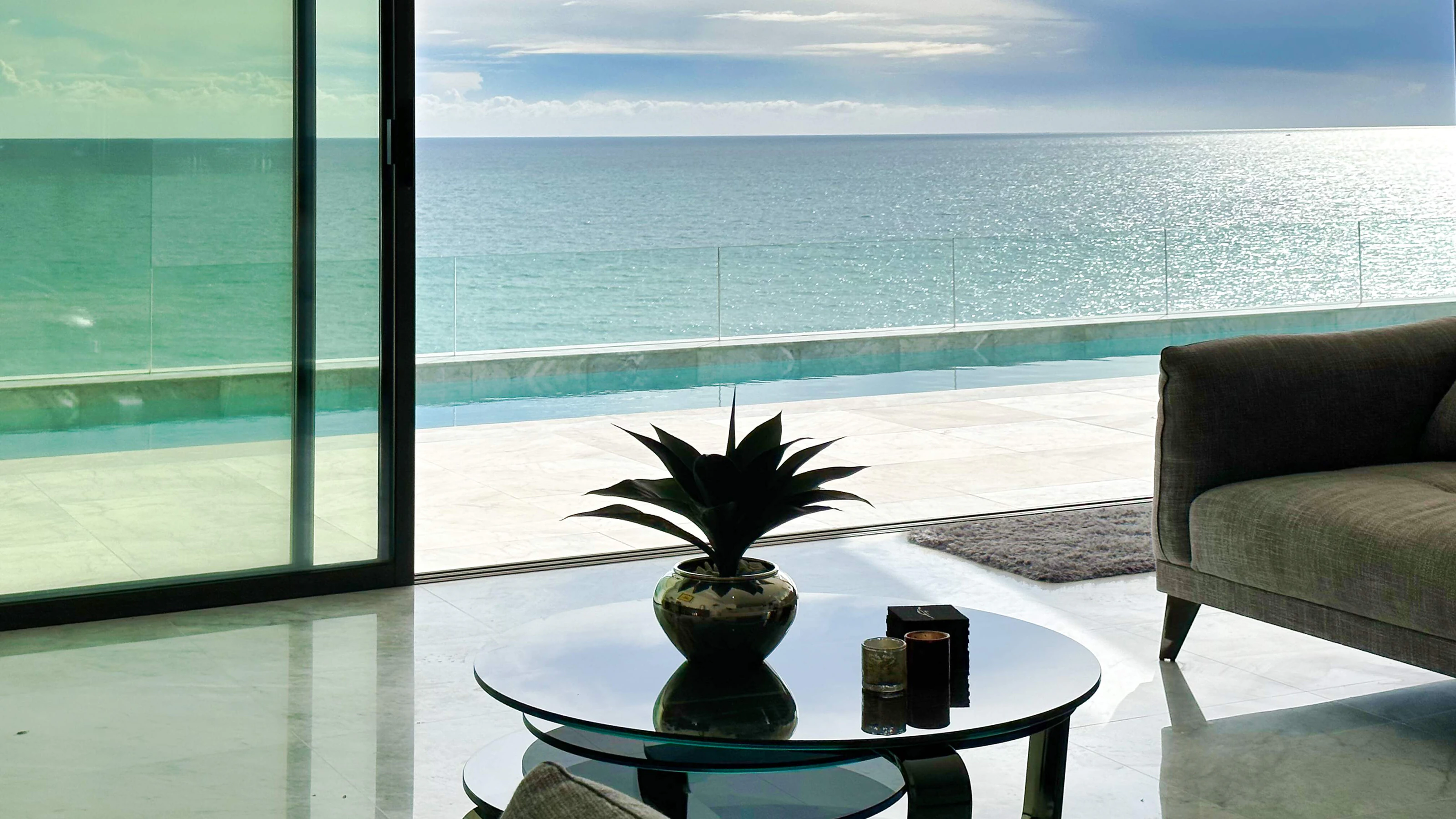 Exclusive apartment with private pool in Altea, Mascarat on the Costa Blanca.