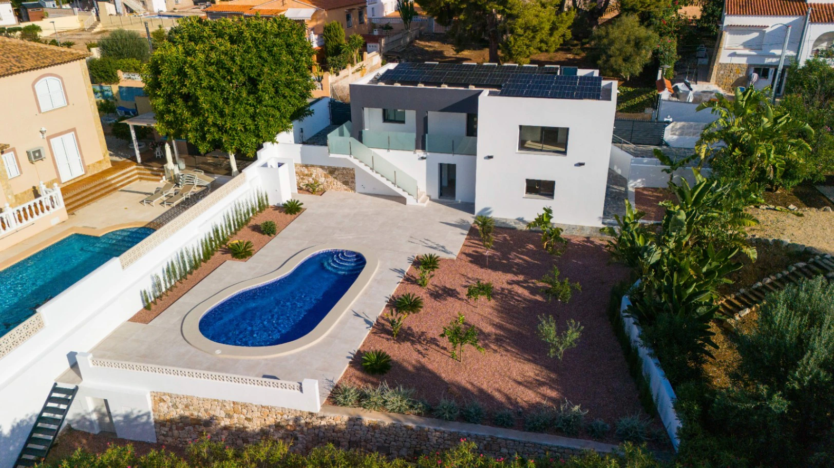 Modern villa divided into two independent units in Calpe.