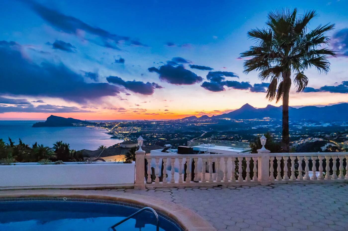 Villa met prachtig uitzicht op zee in Altea Hills
