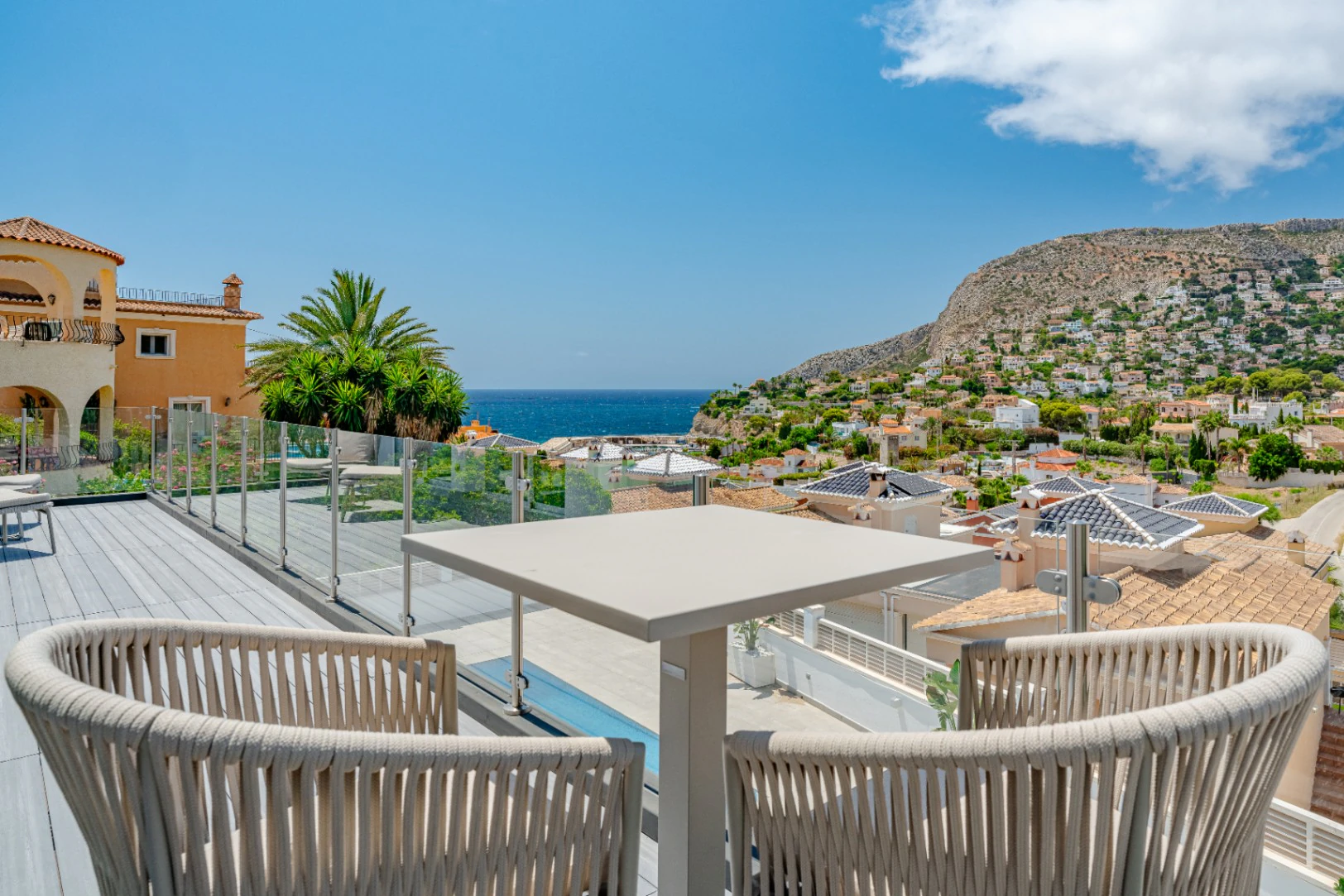 Luxe villa met zeezicht en dicht bij het strand in de omgeving "Puerto Blanco", Calpe