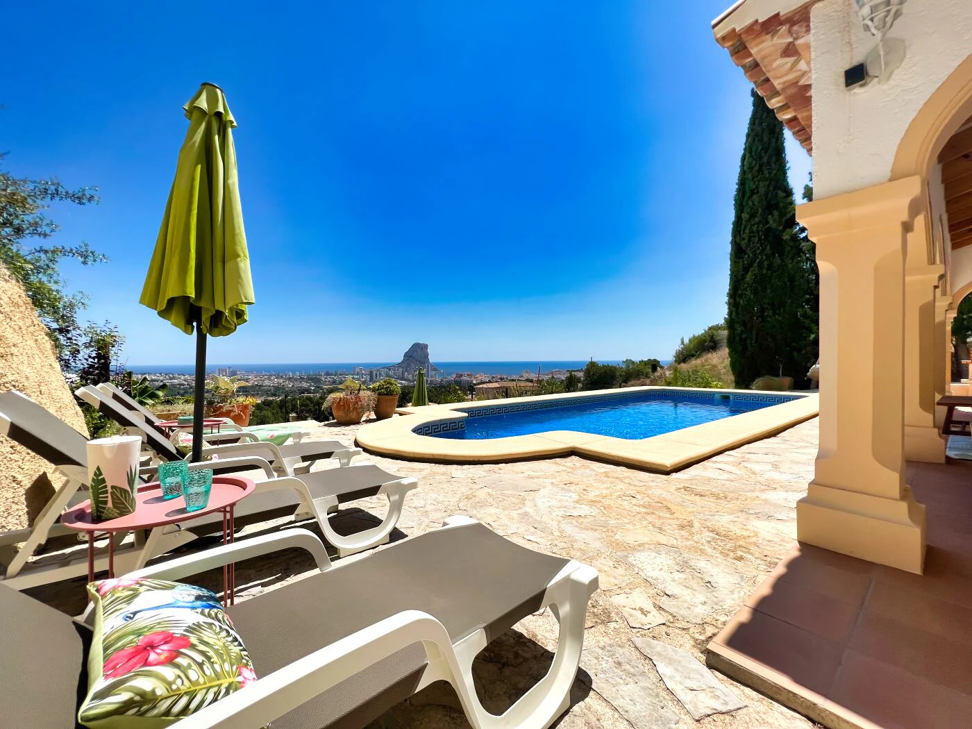 Villa with panoramic sea views for sale in Calpe