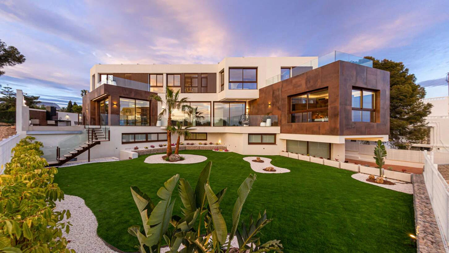 Luxe moderne villa met panoramisch zeezicht in Benidorm, Costa Blanca