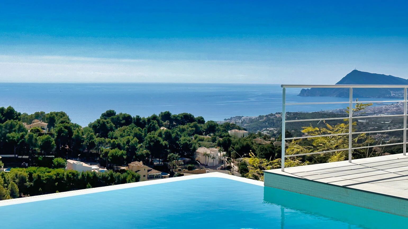 Modern villa with stunning sea views in Altea la Vella