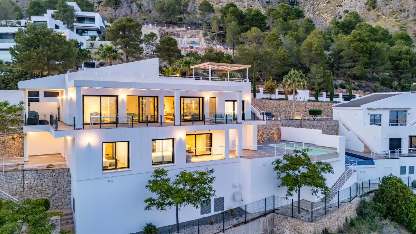 Modern villa with stunning sea views in Altea la Vella