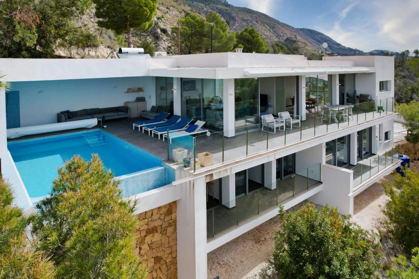 Sole agency! Modern villa with heated pool and panoramic sea views in Altea, Costa Blanca.