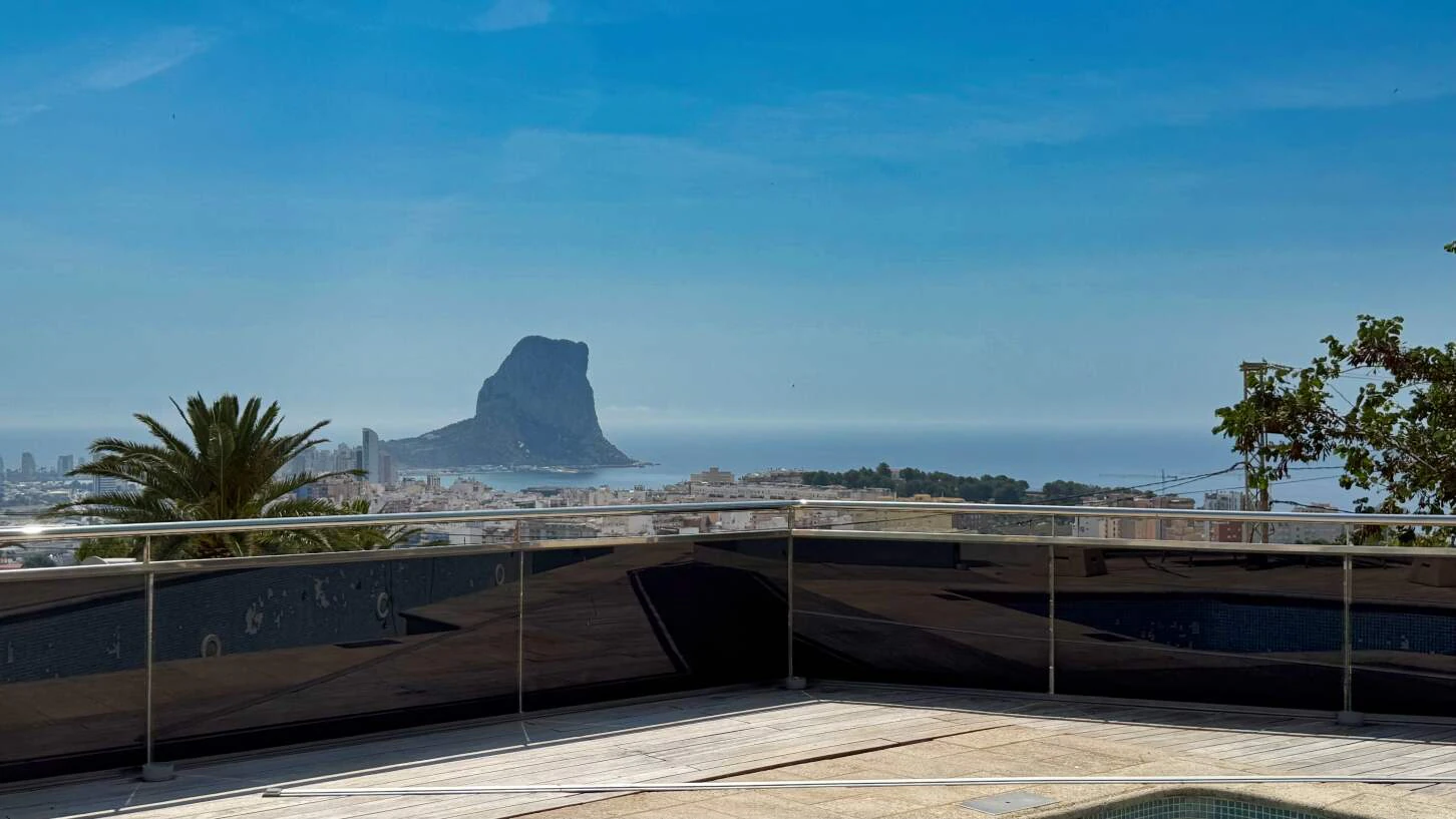 Villa with panoramic sea views and exceptional potential in Calpe, Costa Blanca
