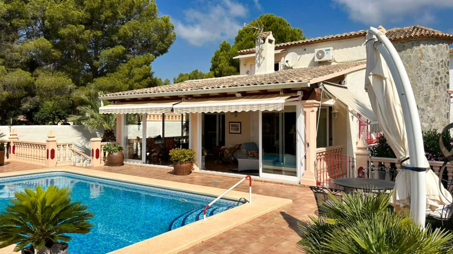 Charming villa with private pool in Santa Clara, Altea