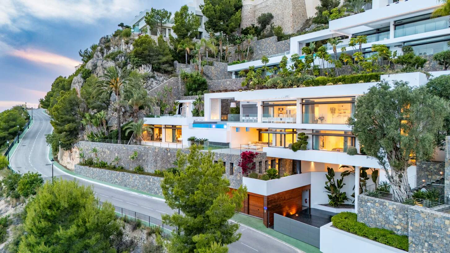 Spectacular designer villa with sea views en Altea Hills, Costa Blanca