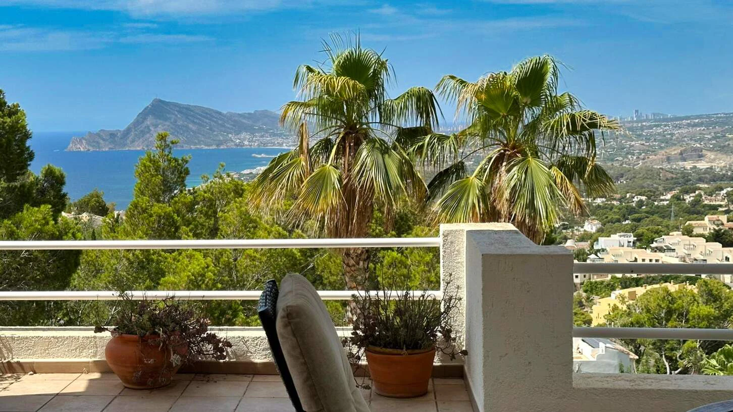 Sole agent! Sea view villa with pool in Sierra Altea, Costa Blanca
