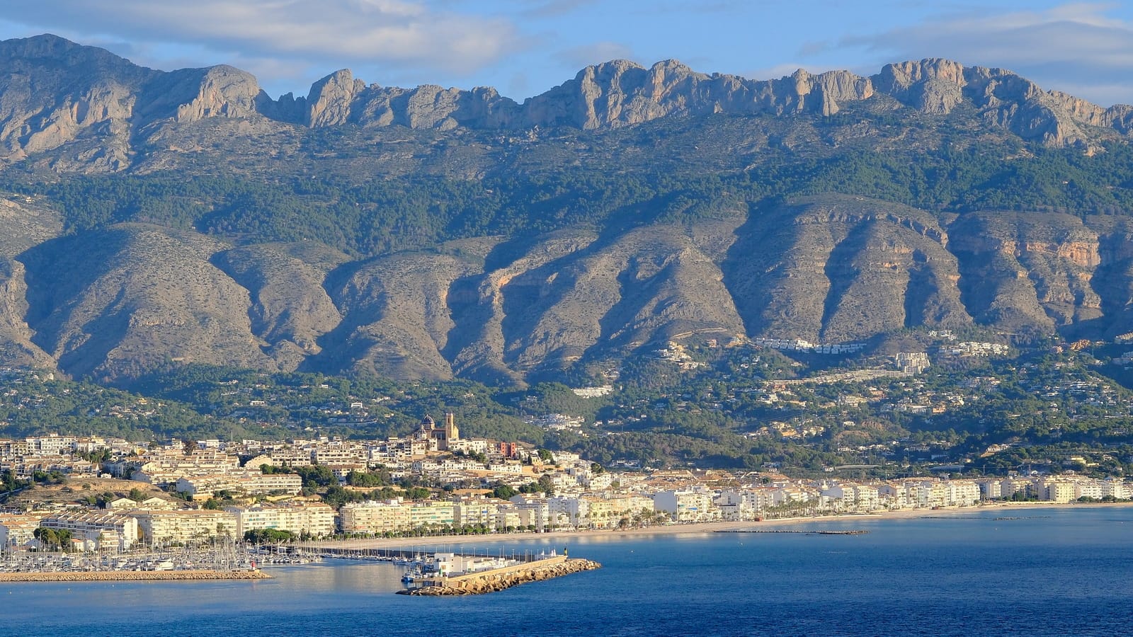 Vivir en la Costa Blanca todo el año: mejores zonas para residir en 2026