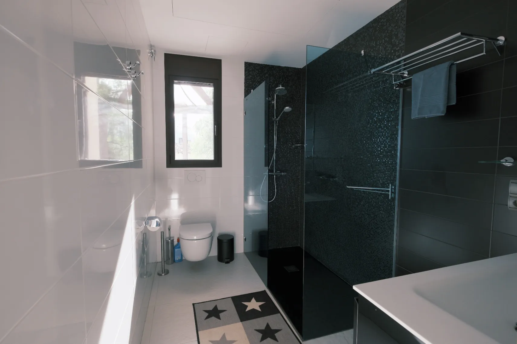 Villa moderna en Altea con 4 dormitorios y piscina en venta