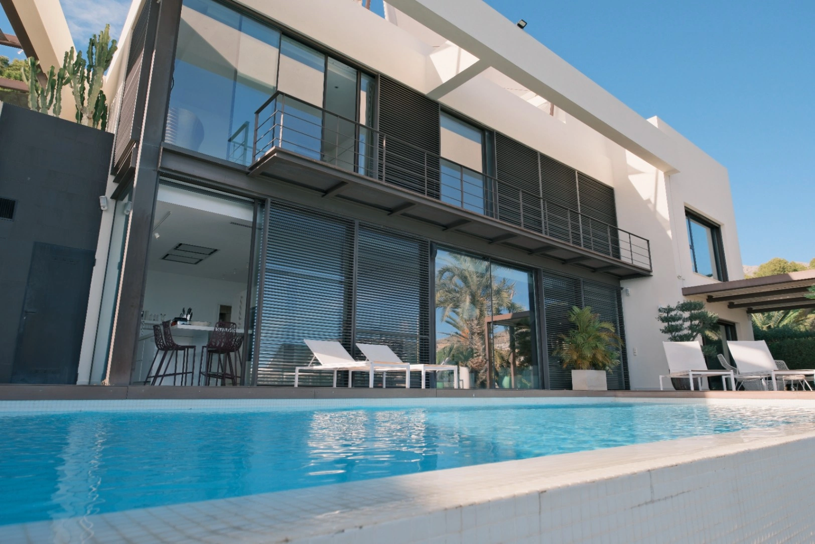 Villa moderna en Altea con 4 dormitorios y piscina en venta