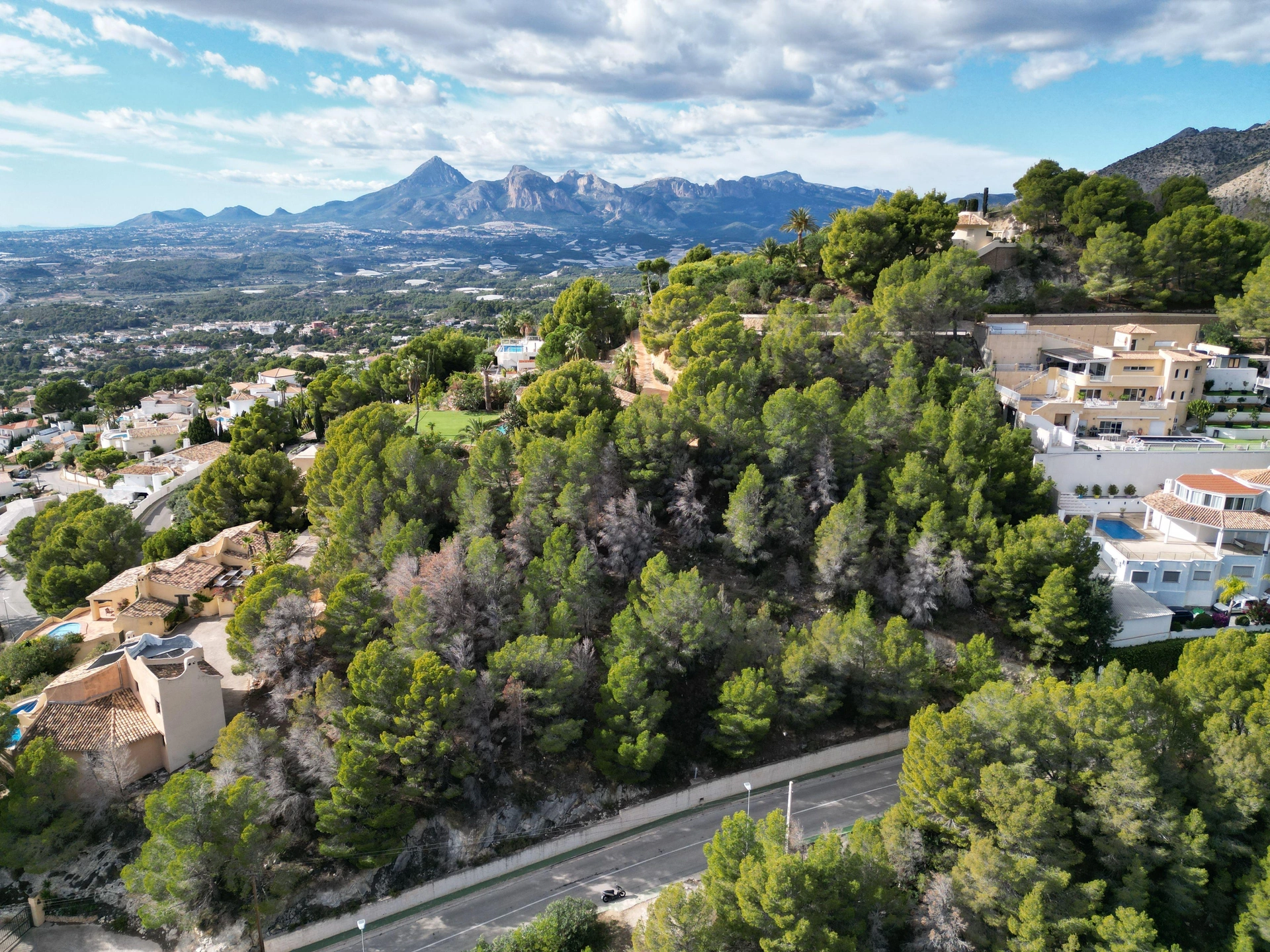 Parcela en venta en Sierra de Altea, Alicante - 1200 m²