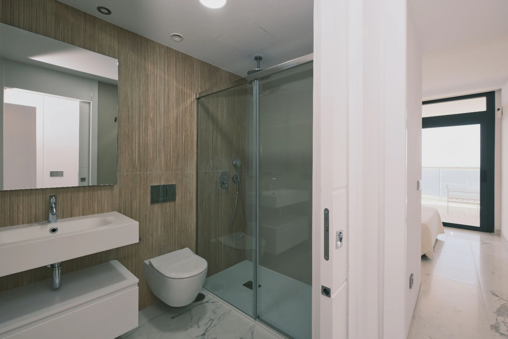 Ático en venta en Benidorm con 3 habitaciones y piscina climatizada